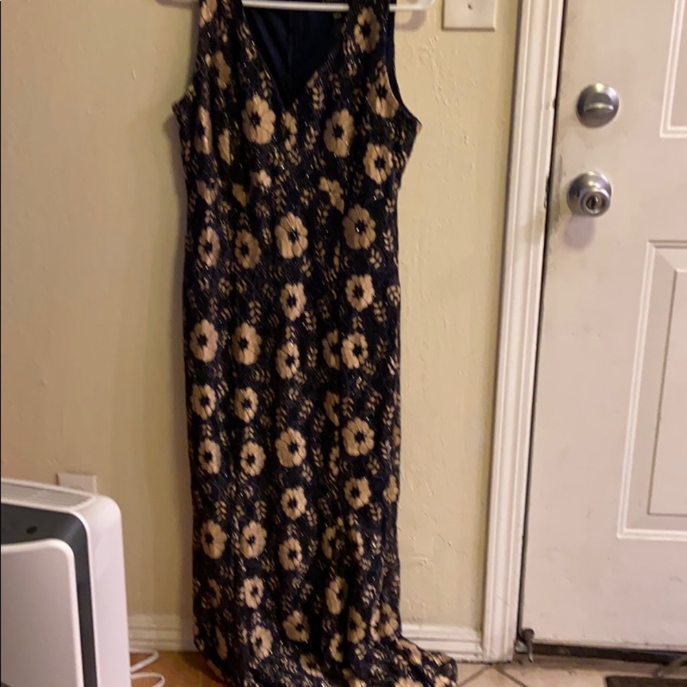 Long formal dress no sleeves